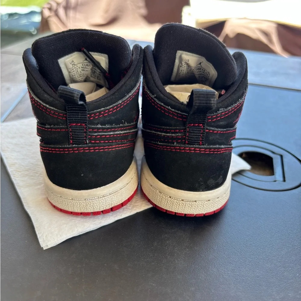 Size 7C Nike Air Jordan Retro 1 Mid Toddler used CU6619-062